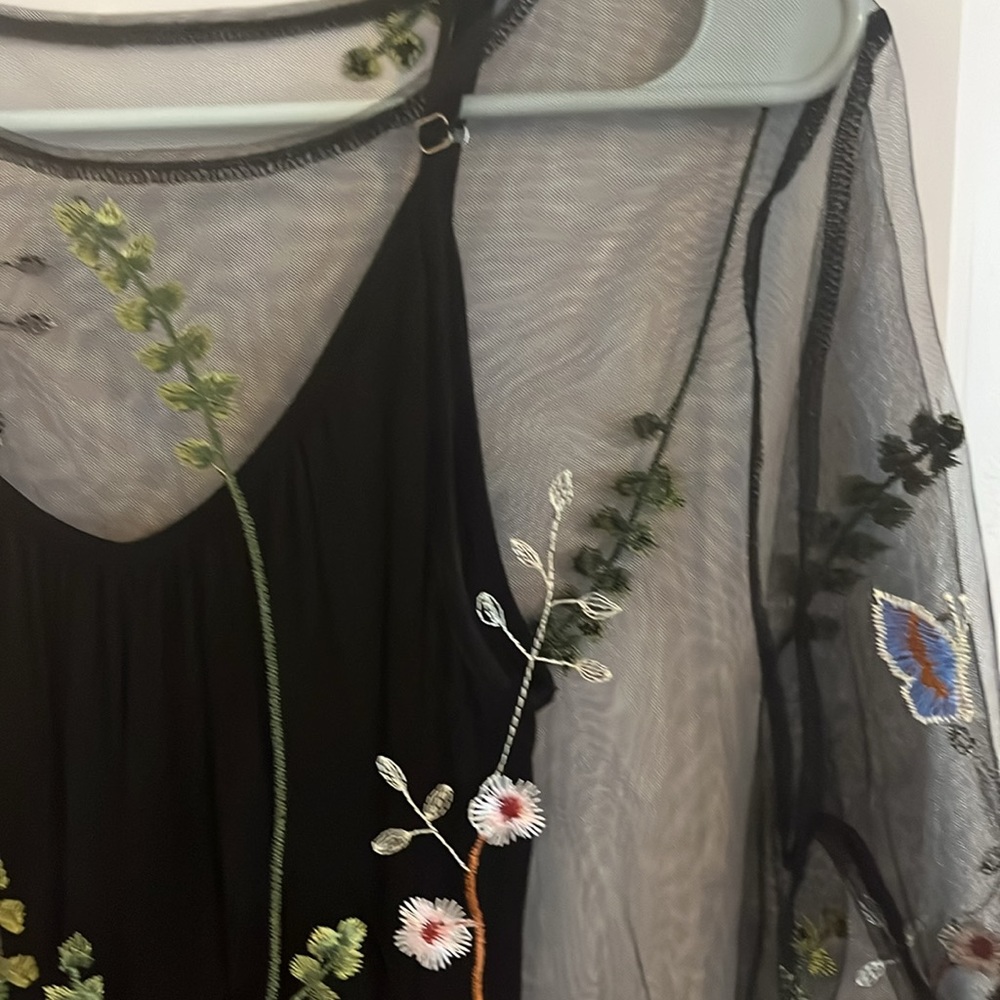 Women's Floral Embroidered Tulle dress - Picture 2 of 3